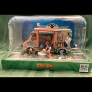 Lemax Washin’ Wagon table accent